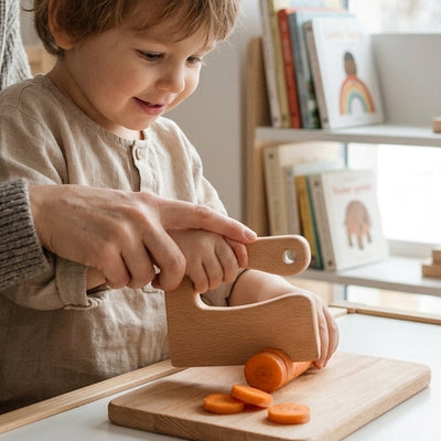 Kindveilig Montessori-houten mesje