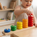 Tabuleiro de pinos arco-íris em madeira Montessori